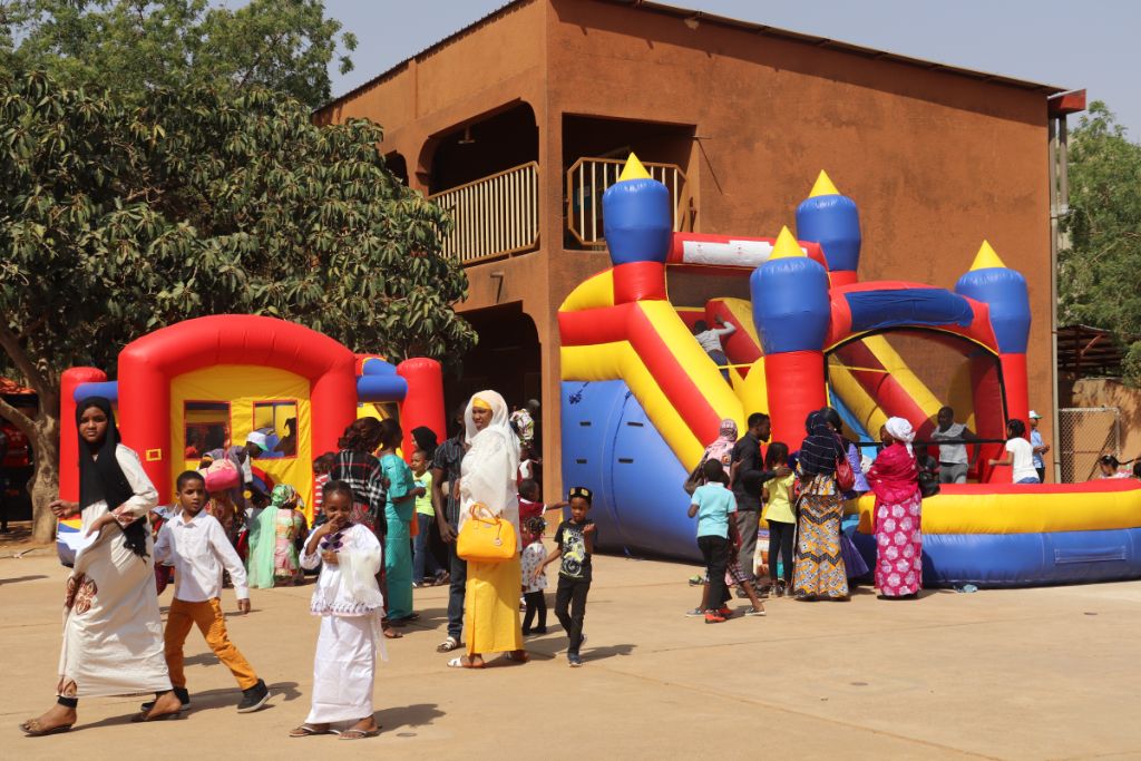 Élèves de l'École Alliance lors d'une activité sportive